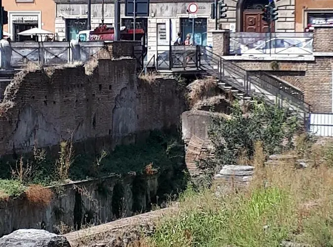 Portico D'ottavia *
